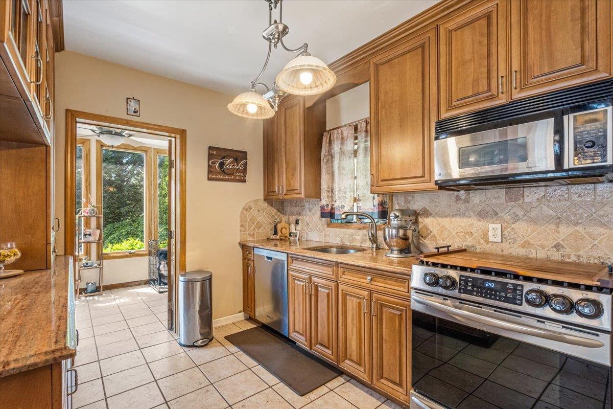 321 Rolling Street, Malverne, New York image 11