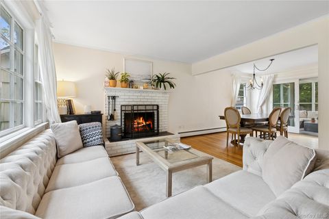 1181 FIREPLACE RD East Hampton NY 11937