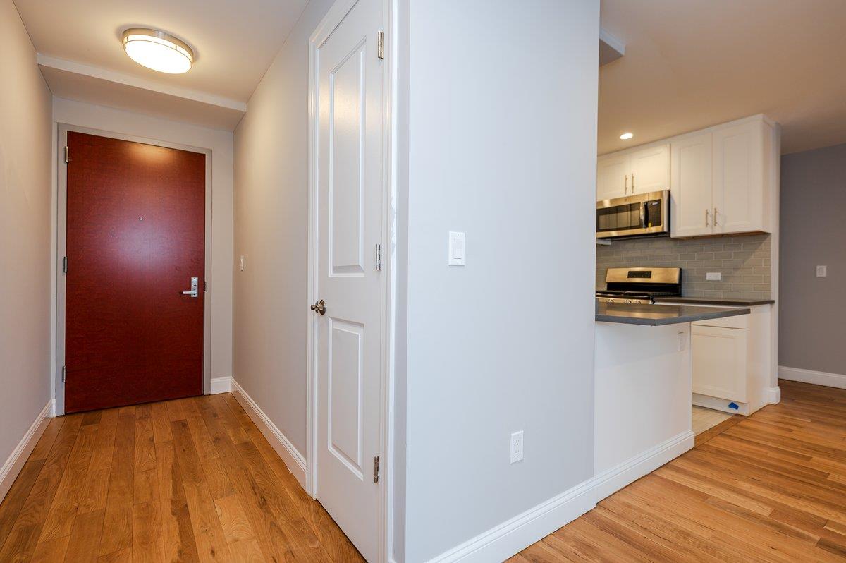 661 W Broadway 304