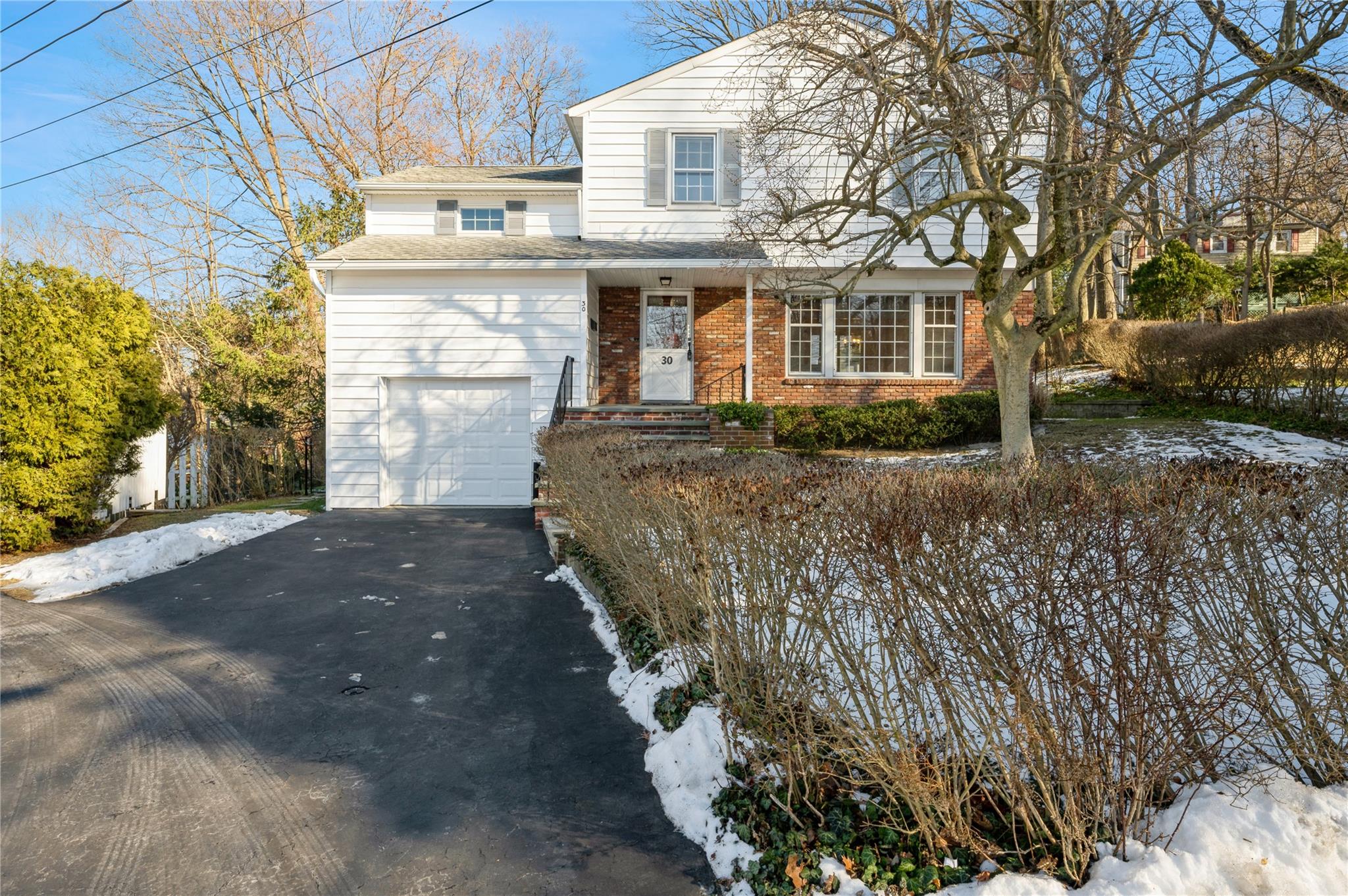 Henry Court, Dobbs Ferry, New York - 4 Bedrooms  
3 Bathrooms - 