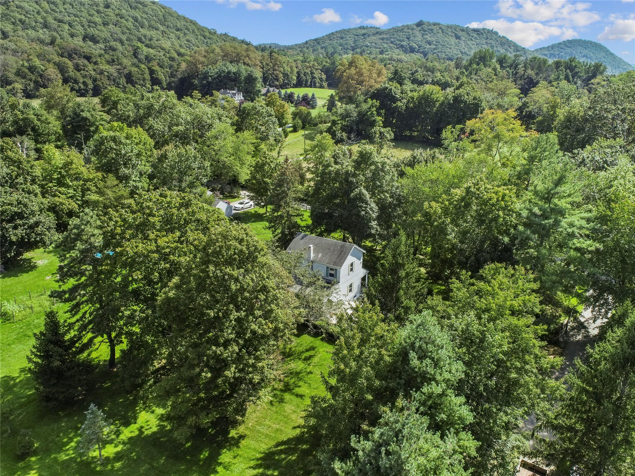 16 Nelson Lane, Garrison, New York image 1