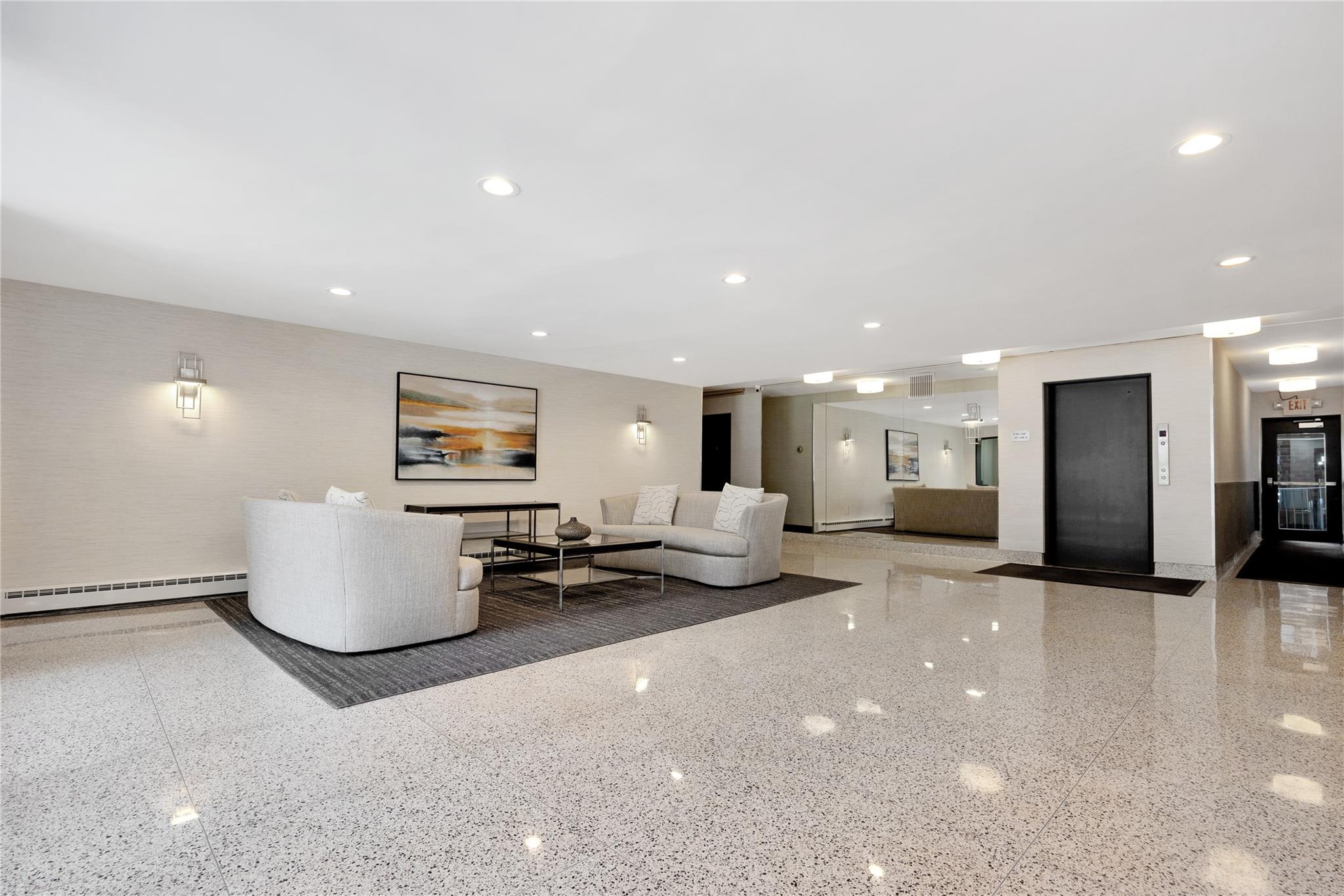 90 S Park Avenue #C1, Rockville Centre, New York image 4