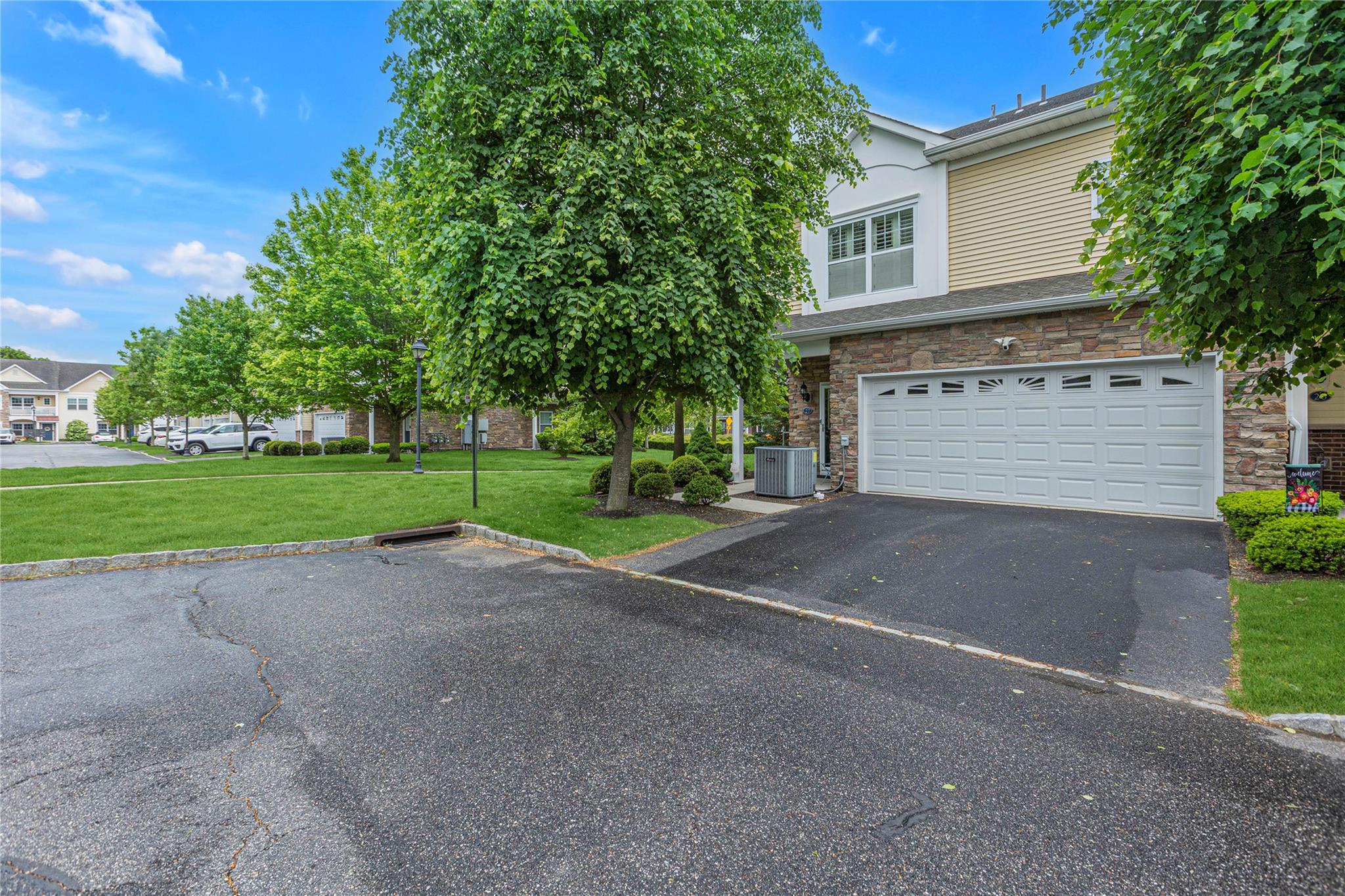 27 Lager Lane, Patchogue, New York image 21