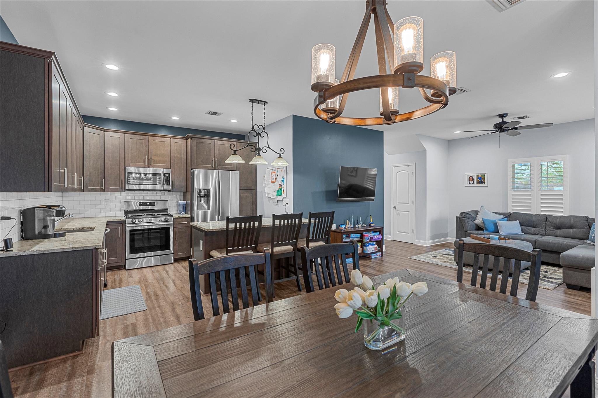 27 Lager Lane, Patchogue, New York image 8