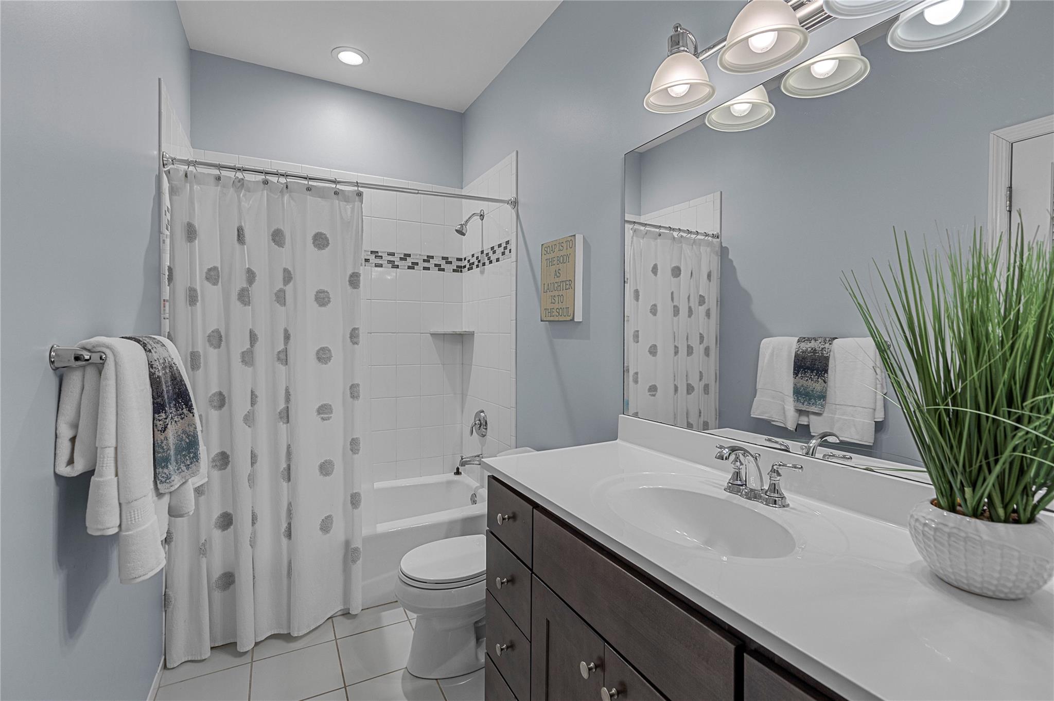 27 Lager Lane, Patchogue, New York image 15