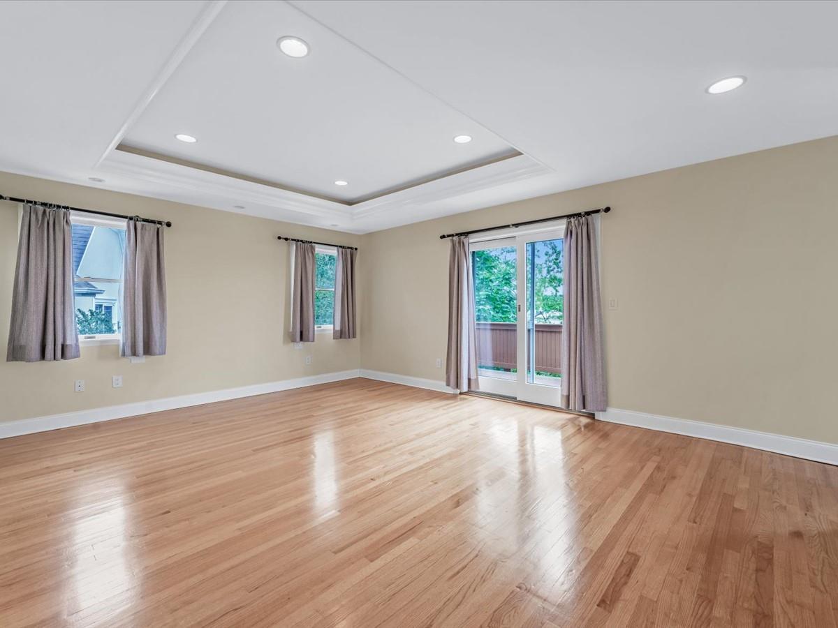 12 Pleasant Avenue, Port Washington, New York image 21