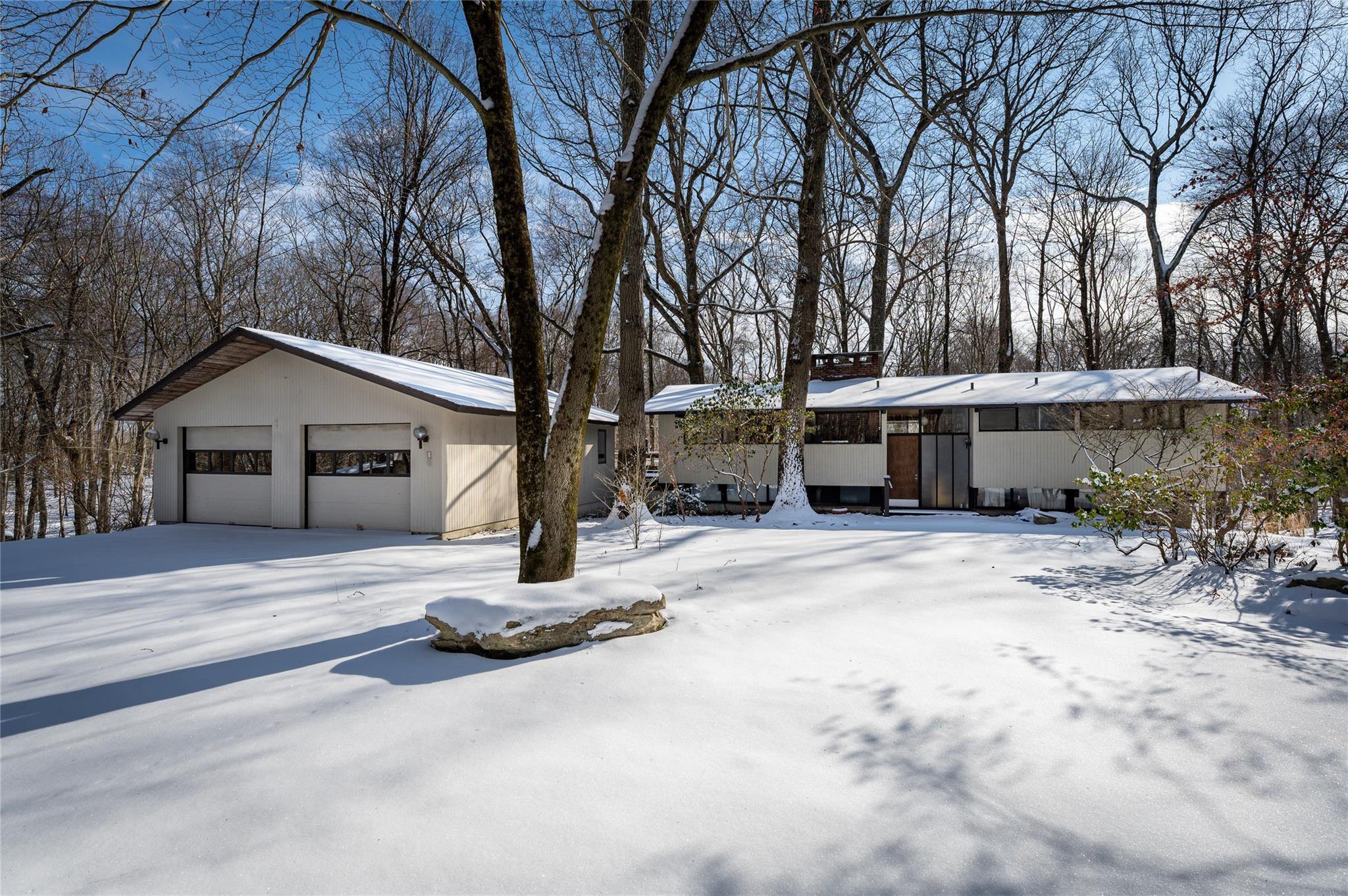 27 Davids Lane, Pound Ridge, New York image 1