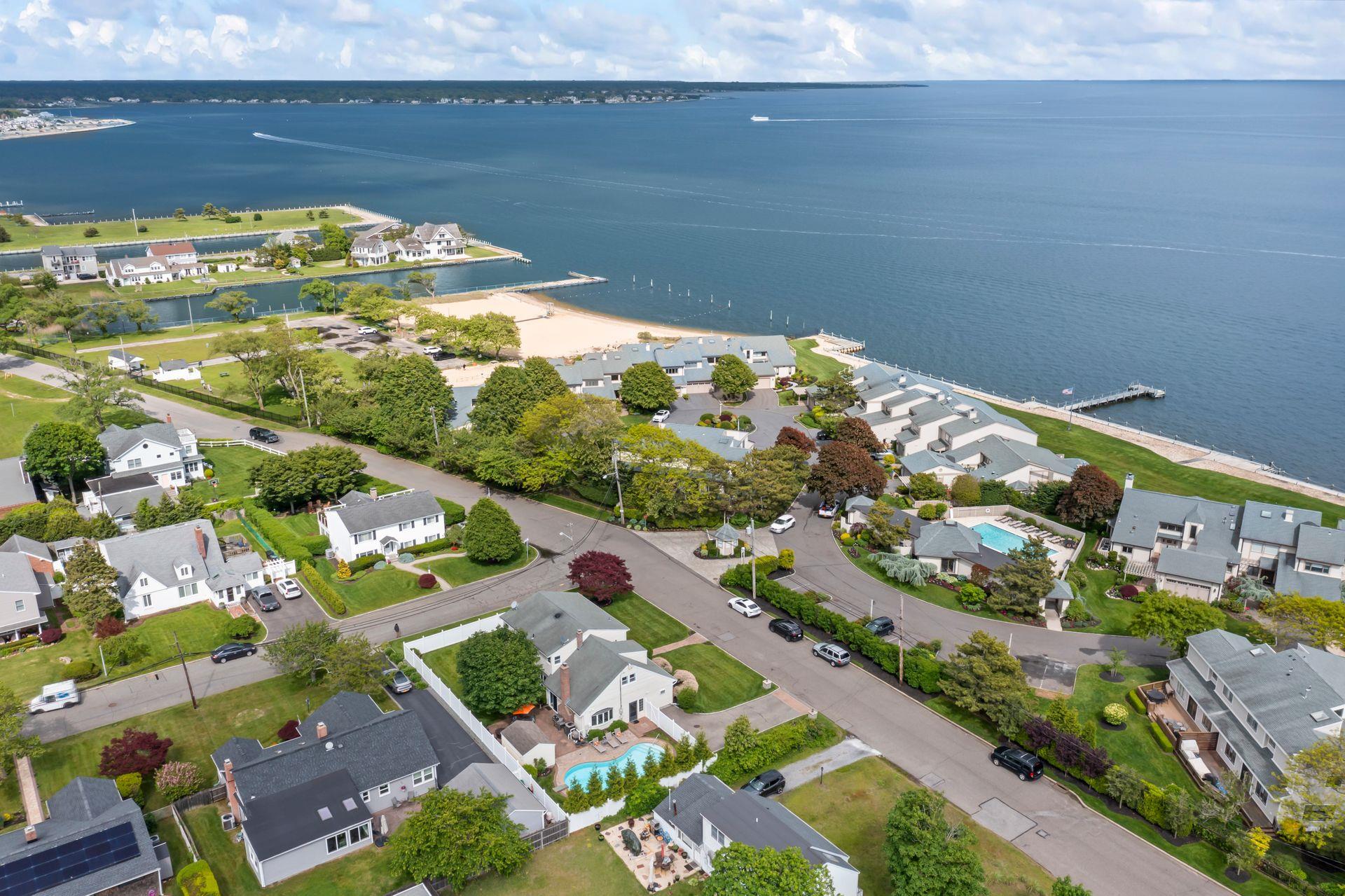 6 West Shore Road, Bay Shore, New York image 46