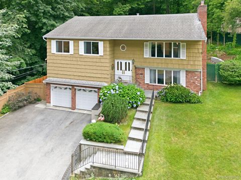 Homes For Sale - 80 Hickory Hill Drive<br/> Westchester County, Dobbs Ferry, NY 10522