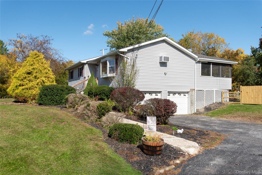 Photo of 34 Windmill Road, Poughkeepsie, NY 12601 (MLS # 1063105)