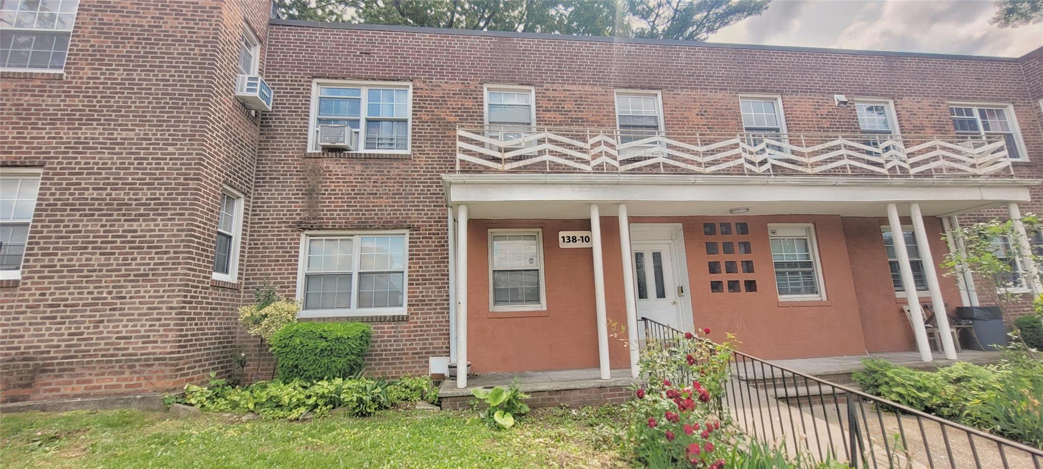 77th Avenue 60E, Kew Garden Hills, Queens, NY - 1 Bedrooms  
1 Bathrooms  
4 Rooms - 