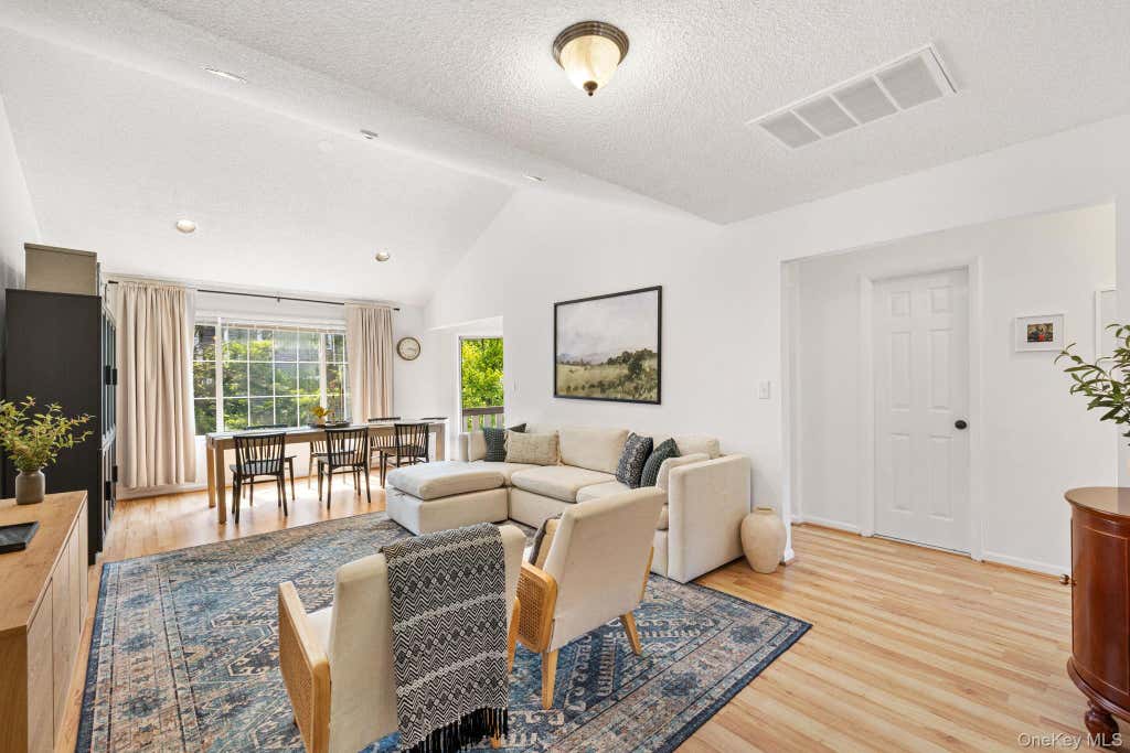 Photo of 12 Hilltop Terrace, Nanuet, NY 10954 (MLS # 1034964)