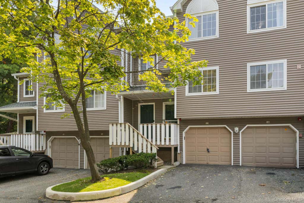Photo of 12 Hilltop Terrace, Nanuet, NY 10954 (MLS # 1034964)