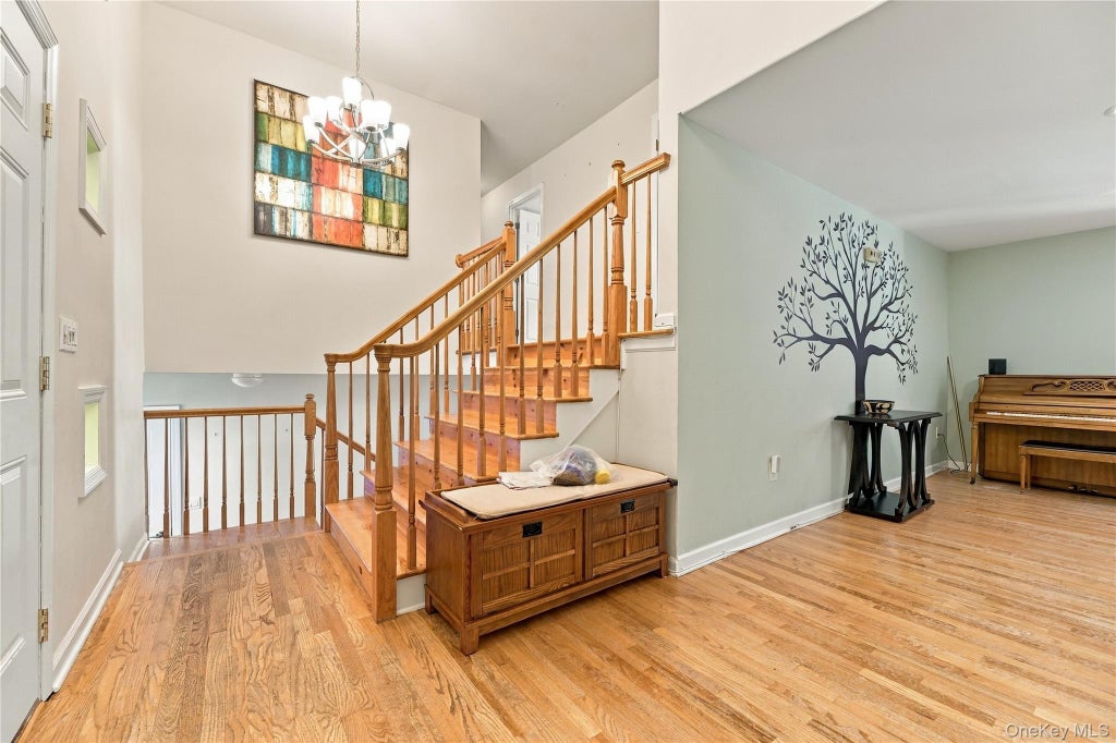 Photo of 39 Clintonwood Drive, New Windsor, NY 12553 (MLS # 1055234)