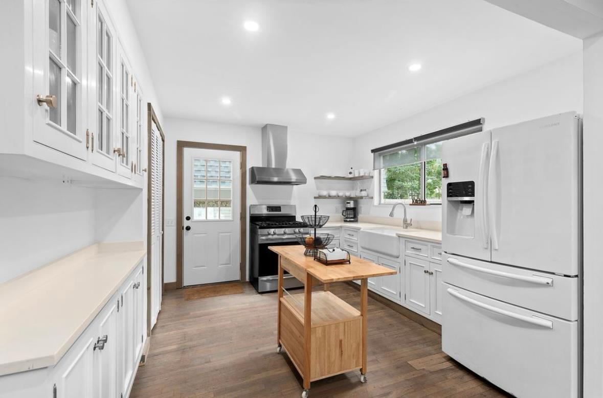 33 Whalers Drive, Sag Harbor, New York image 12
