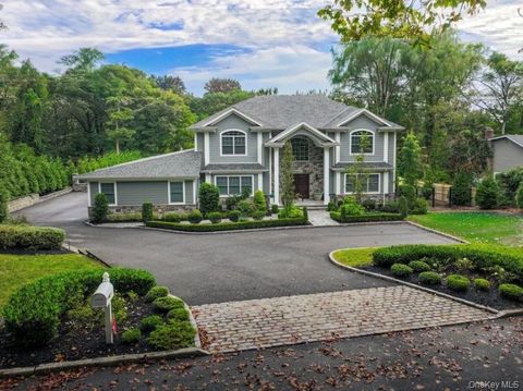 4 Carriage Court Dix Hills NY 11746