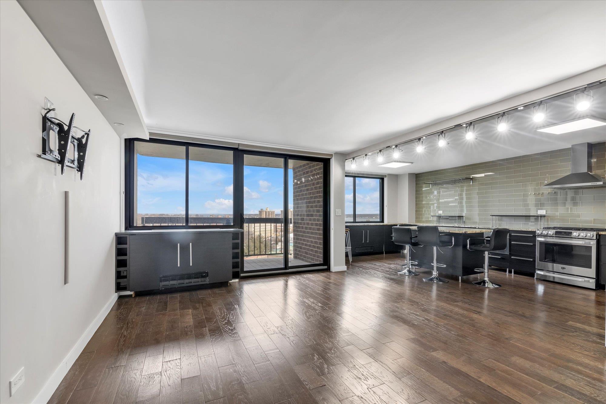2 Bay Club Drive #10A, Bayside, New York image 3