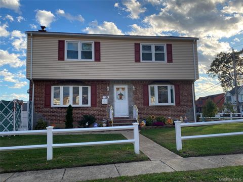 Condo For Sale - 19 Sprague Drive<br/> Valley Stream, NY 11580