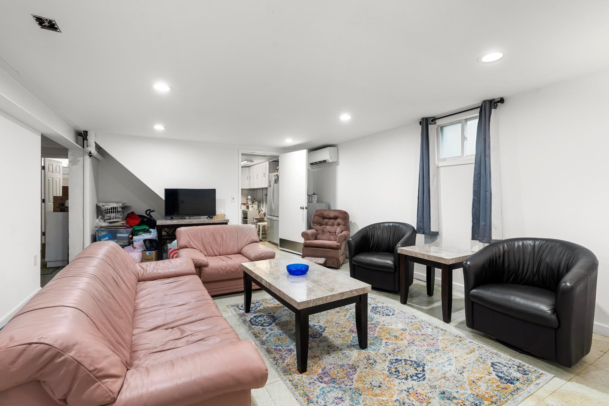 219 Tompkins Avenue, Yonkers, New York image 20