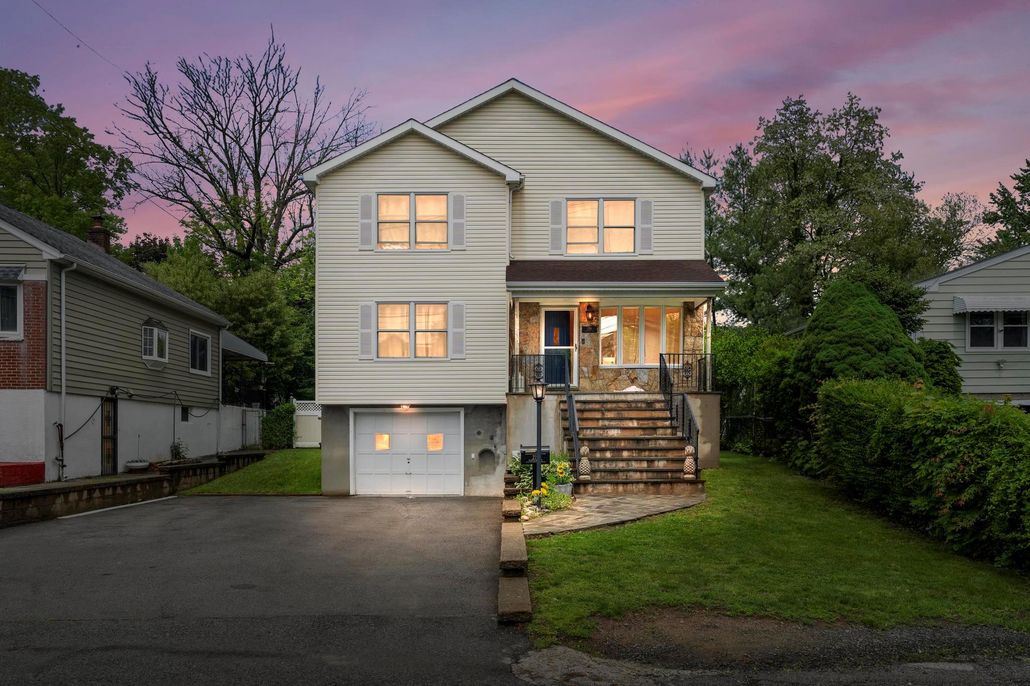 219 Tompkins Avenue, Yonkers, New York image 3