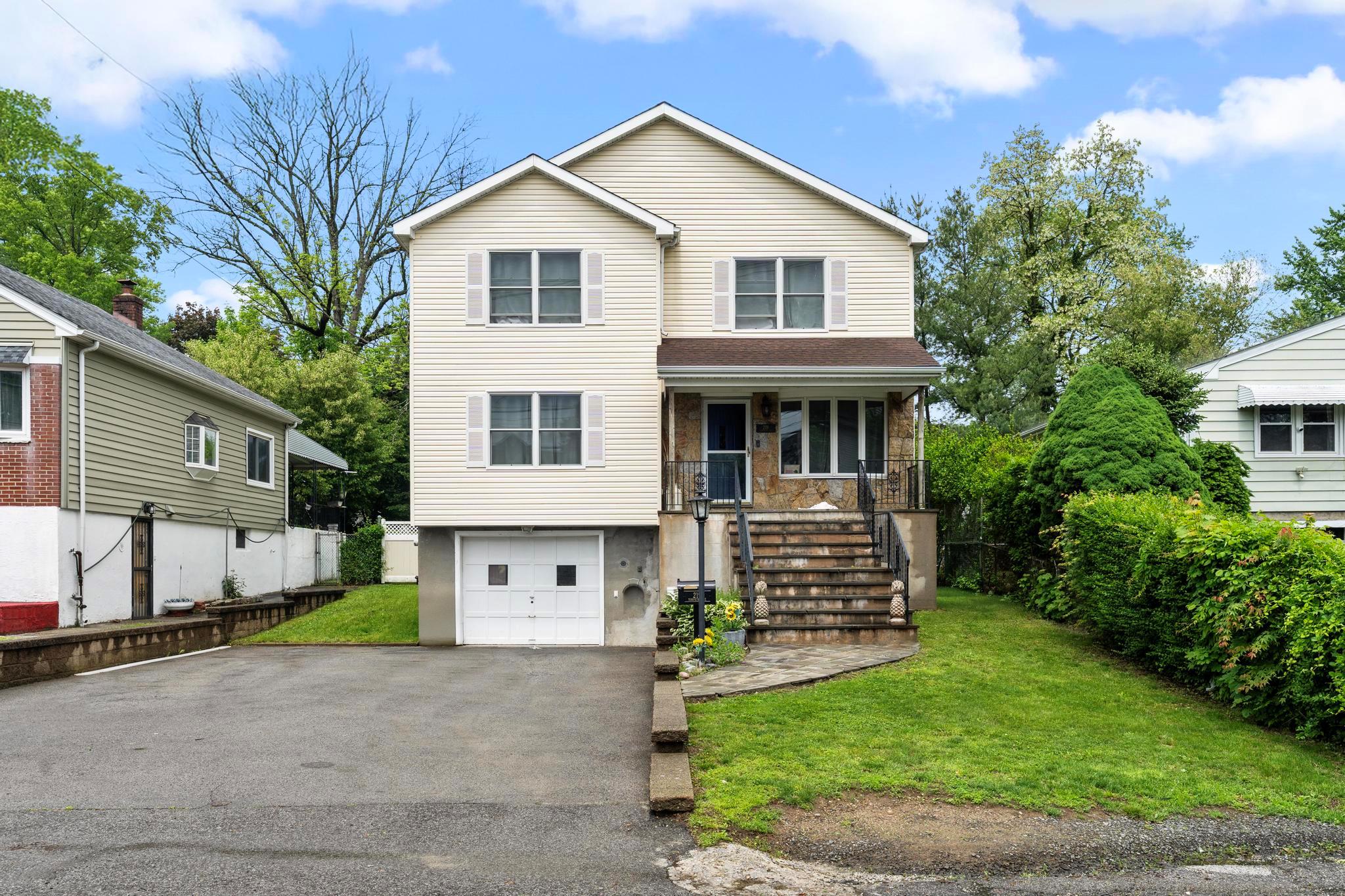 219 Tompkins Avenue, Yonkers, New York image 1