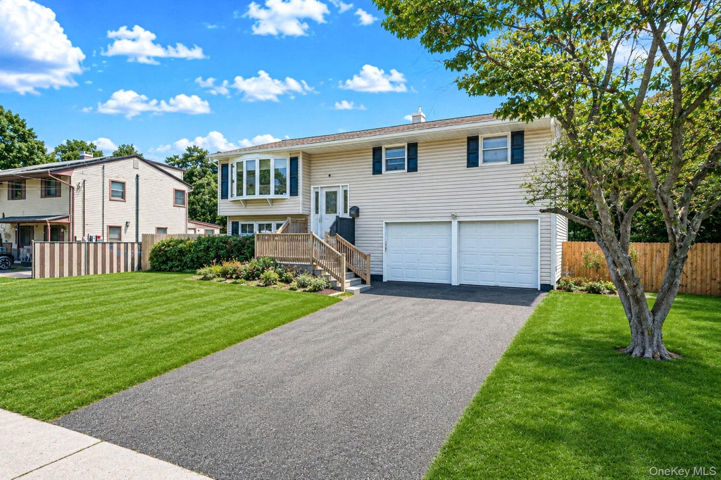 Photo of 104 Utica Street, Bay Shore, NY 11706 (MLS # 1037761)
