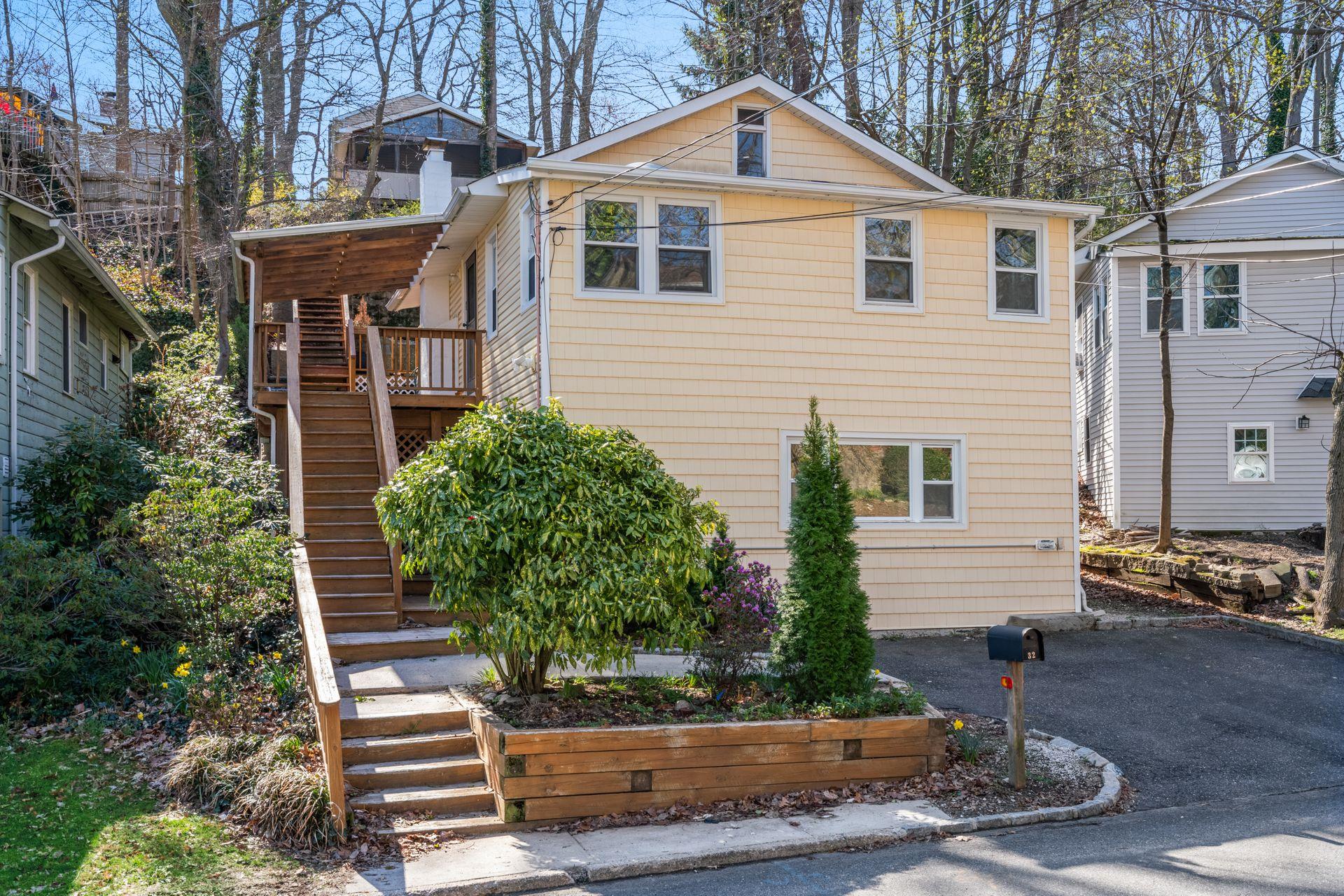 Property for Sale at Glenna Little Trail, Huntington, Hamptons, NY - Bedrooms: 4 
Bathrooms: 2  - $669,000