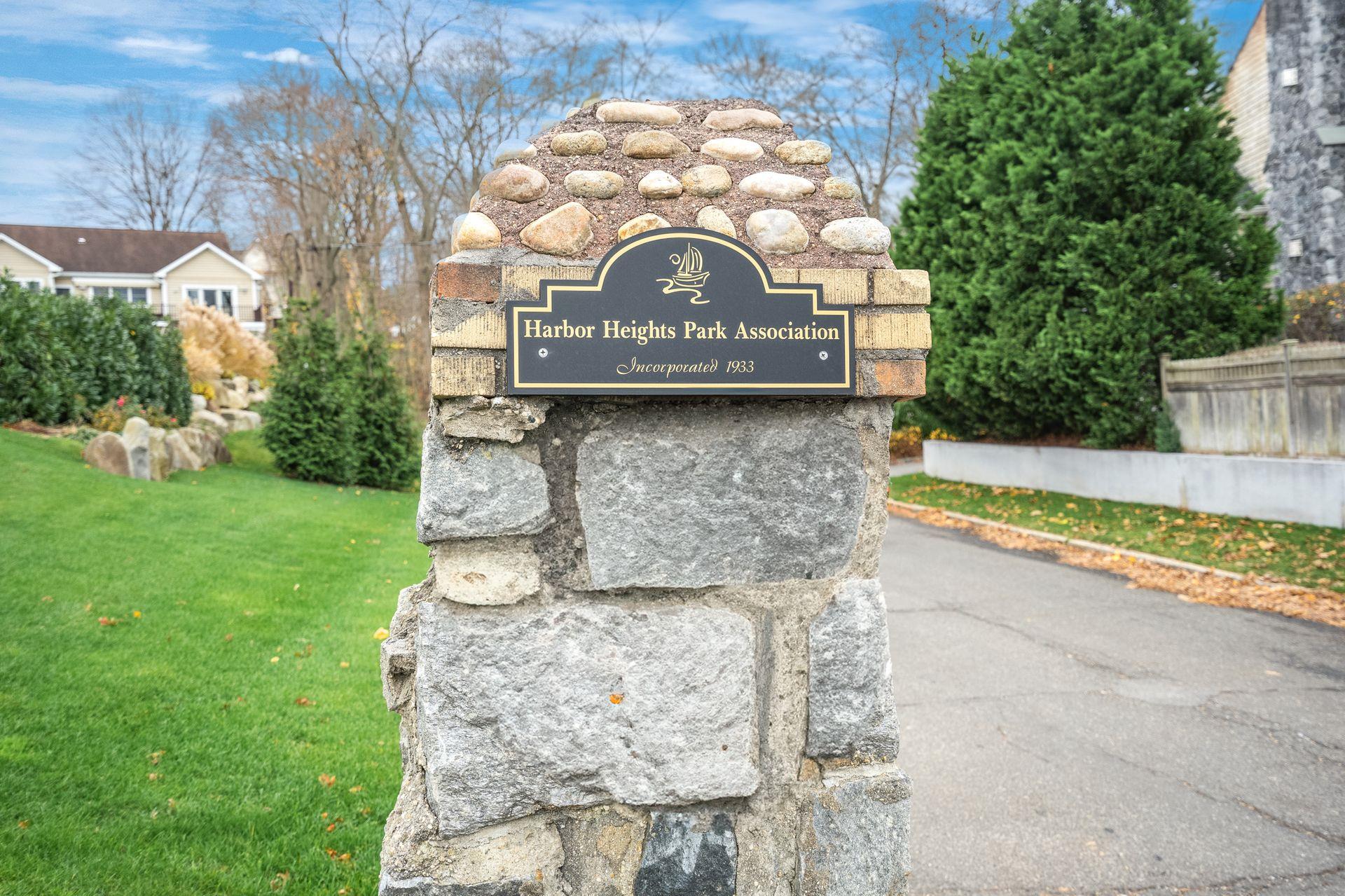 32 Glenna Little Trail, Huntington, New York image 2