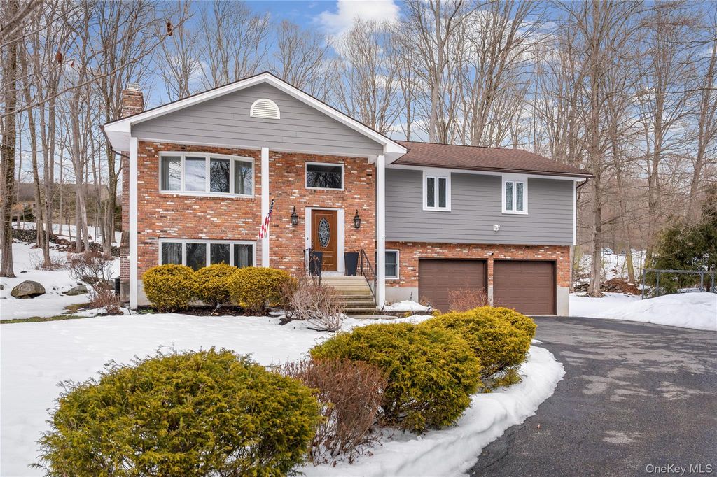 Photo of 21 Franklin Drive, Mahopac, NY 10541 (MLS # 965230)