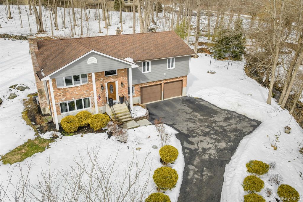 Photo of 21 Franklin Drive, Mahopac, NY 10541 (MLS # 965230)