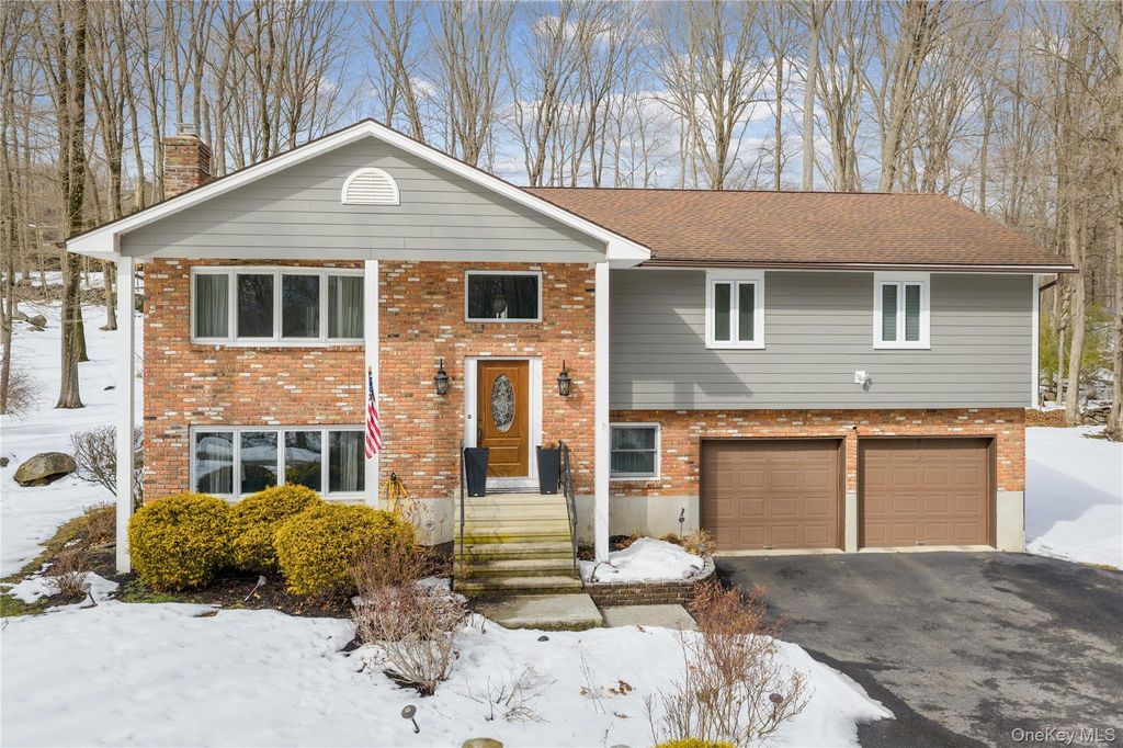 Photo of 21 Franklin Drive, Mahopac, NY 10541 (MLS # 965230)