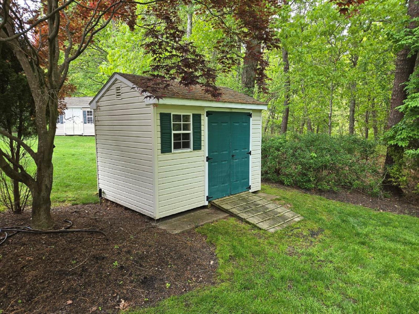 1407 Middle Road #203, Calverton, New York image 9