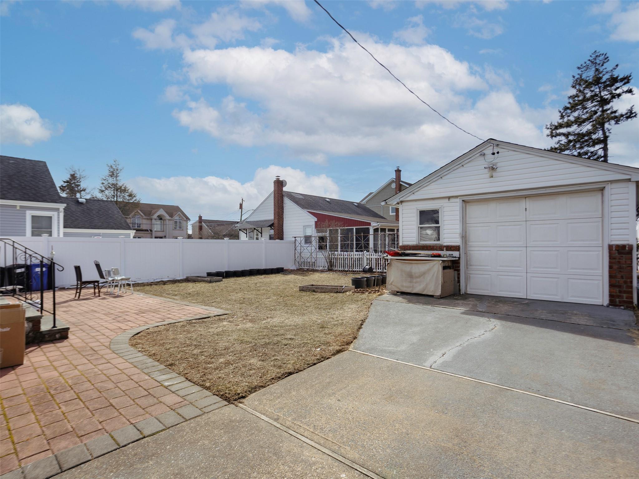 70 Bruce Avenue, Hicksville, New York image 24