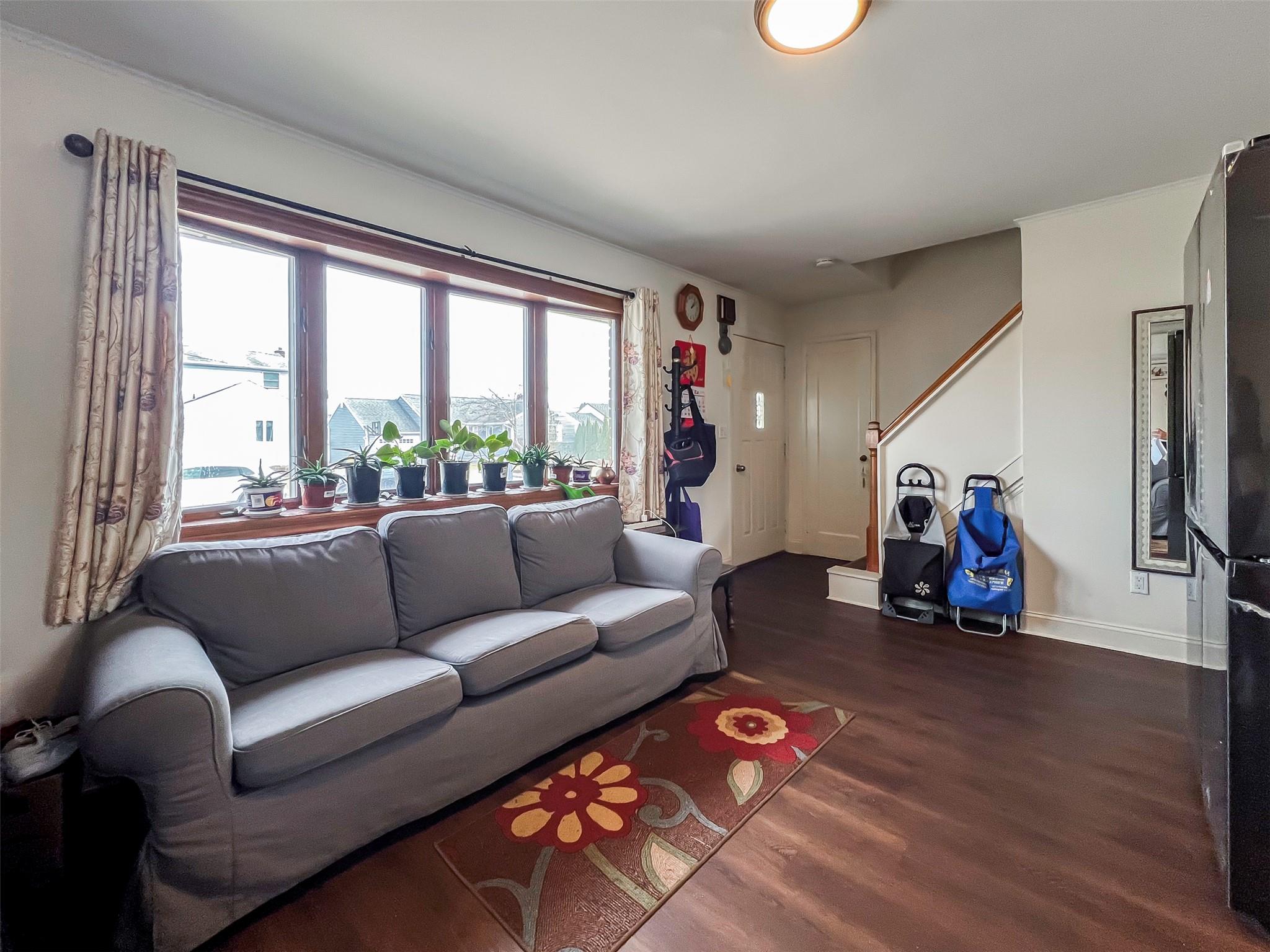 70 Bruce Avenue, Hicksville, New York image 3