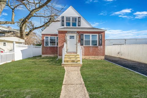 8 Rockaway Avenue Westbury NY 11590
