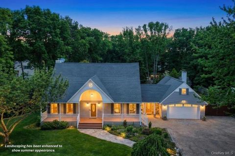 Homes For Sale - 18 Jerusalem Hollow Road<br/> Manorville, NY 11949