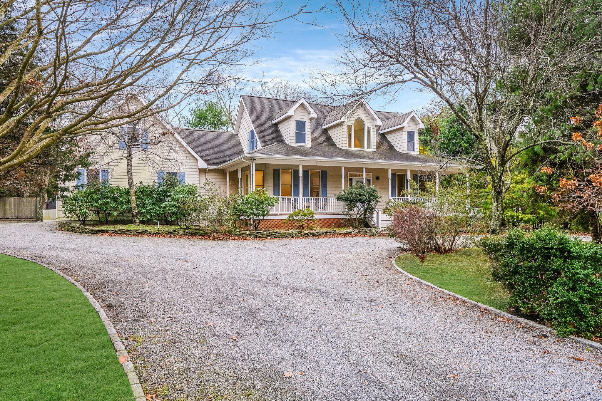 Folkstone Drive, East Hampton, Hamptons, NY - 3 Bedrooms  
4 Bathrooms - 