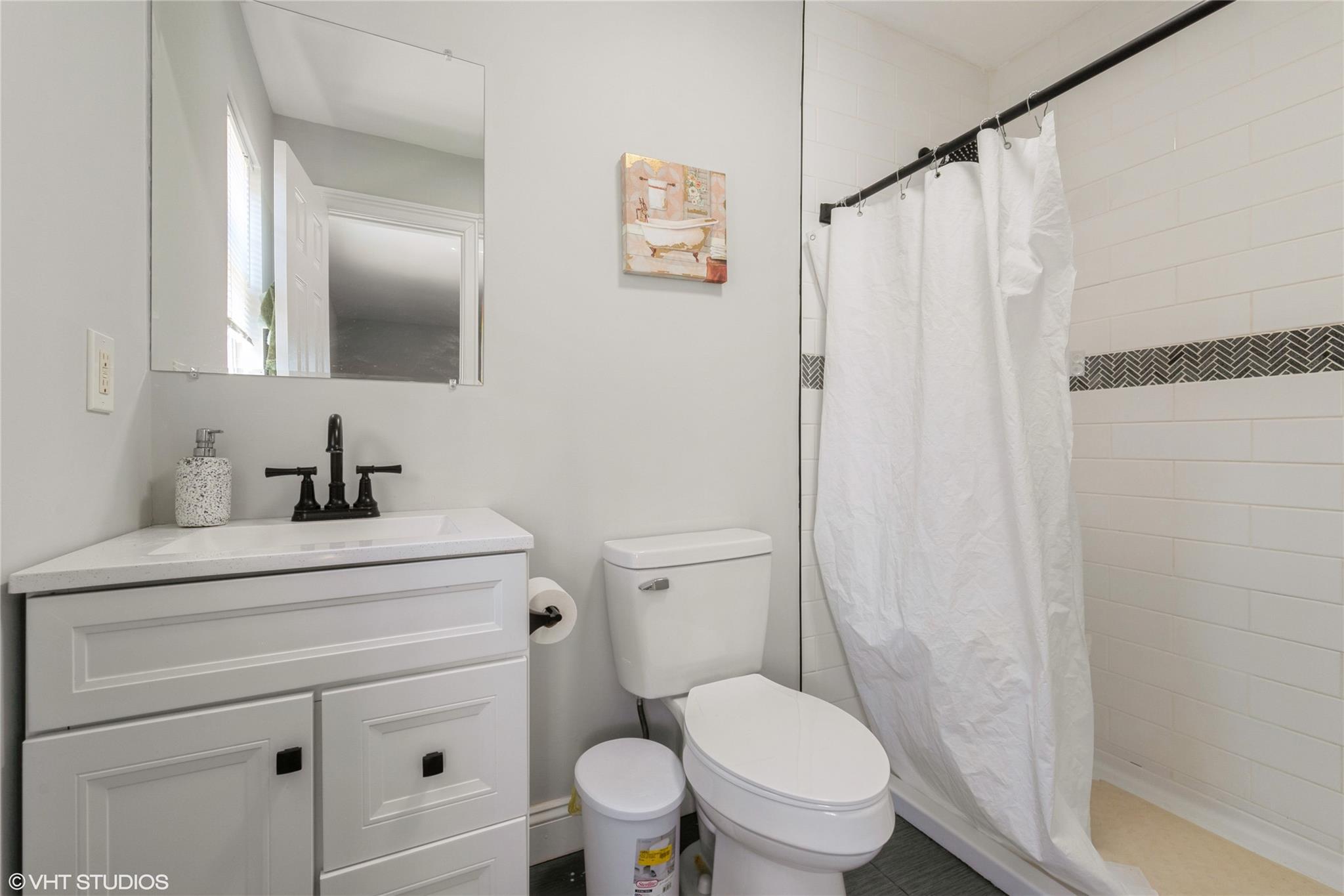33 Sundown Drive, Bellport, New York image 12