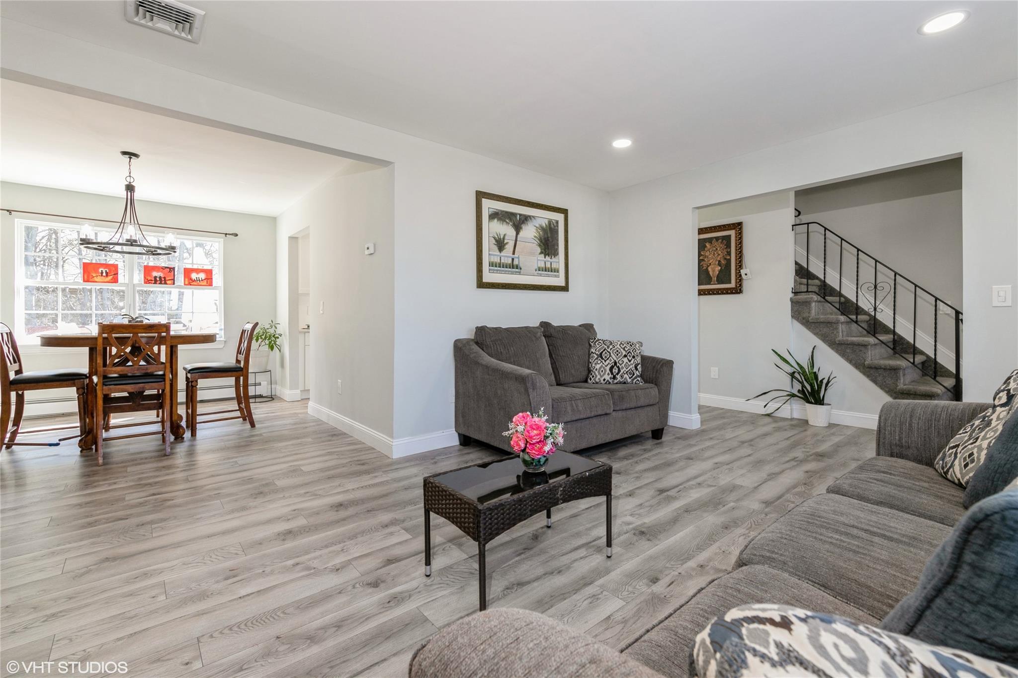 33 Sundown Drive, Bellport, New York image 5