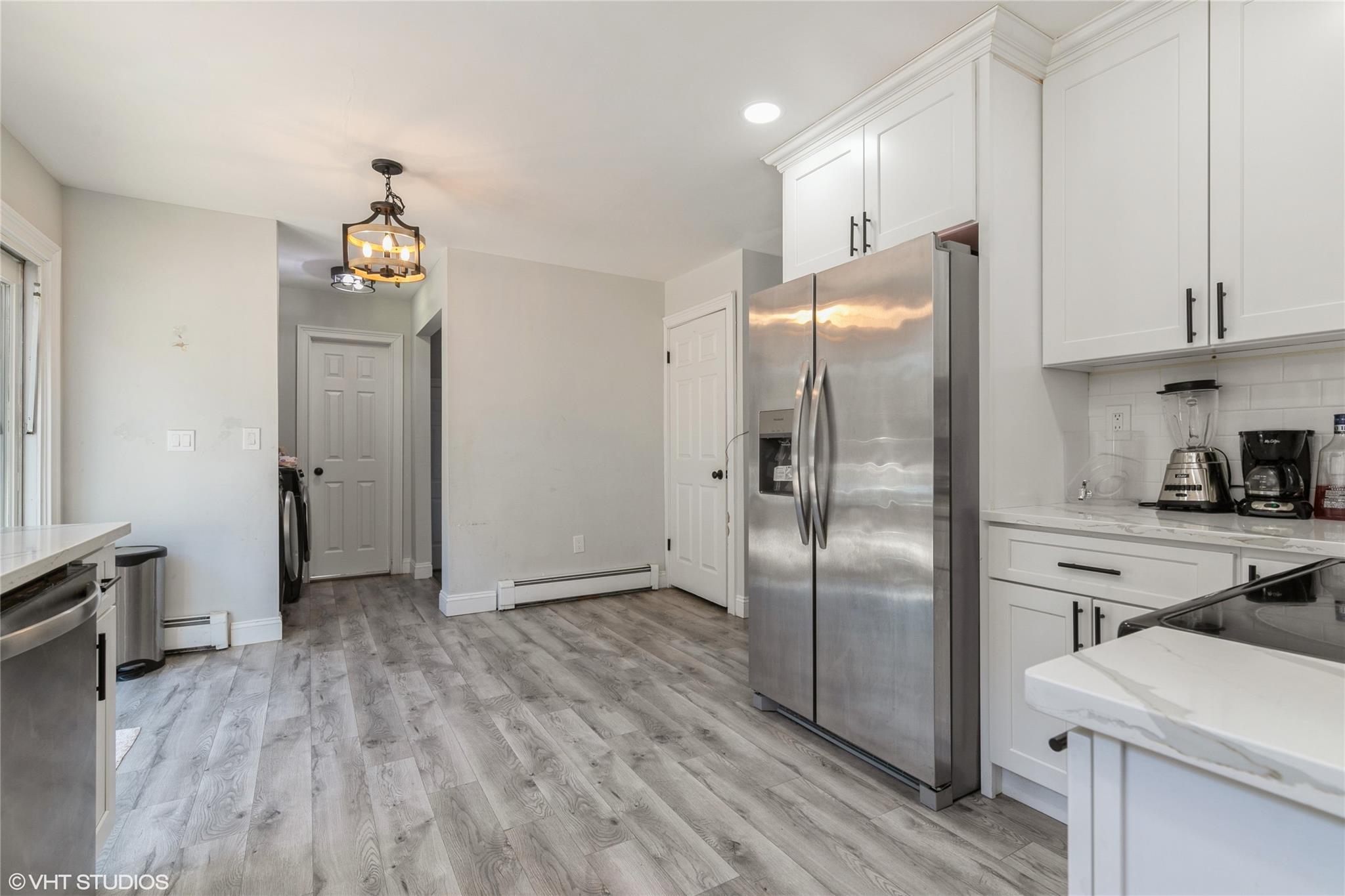 33 Sundown Drive, Bellport, New York image 9
