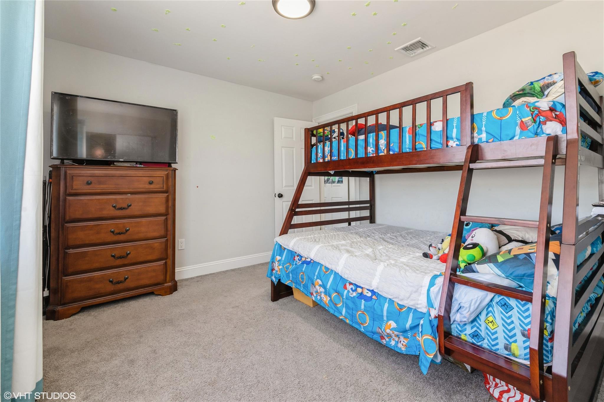 33 Sundown Drive, Bellport, New York image 11