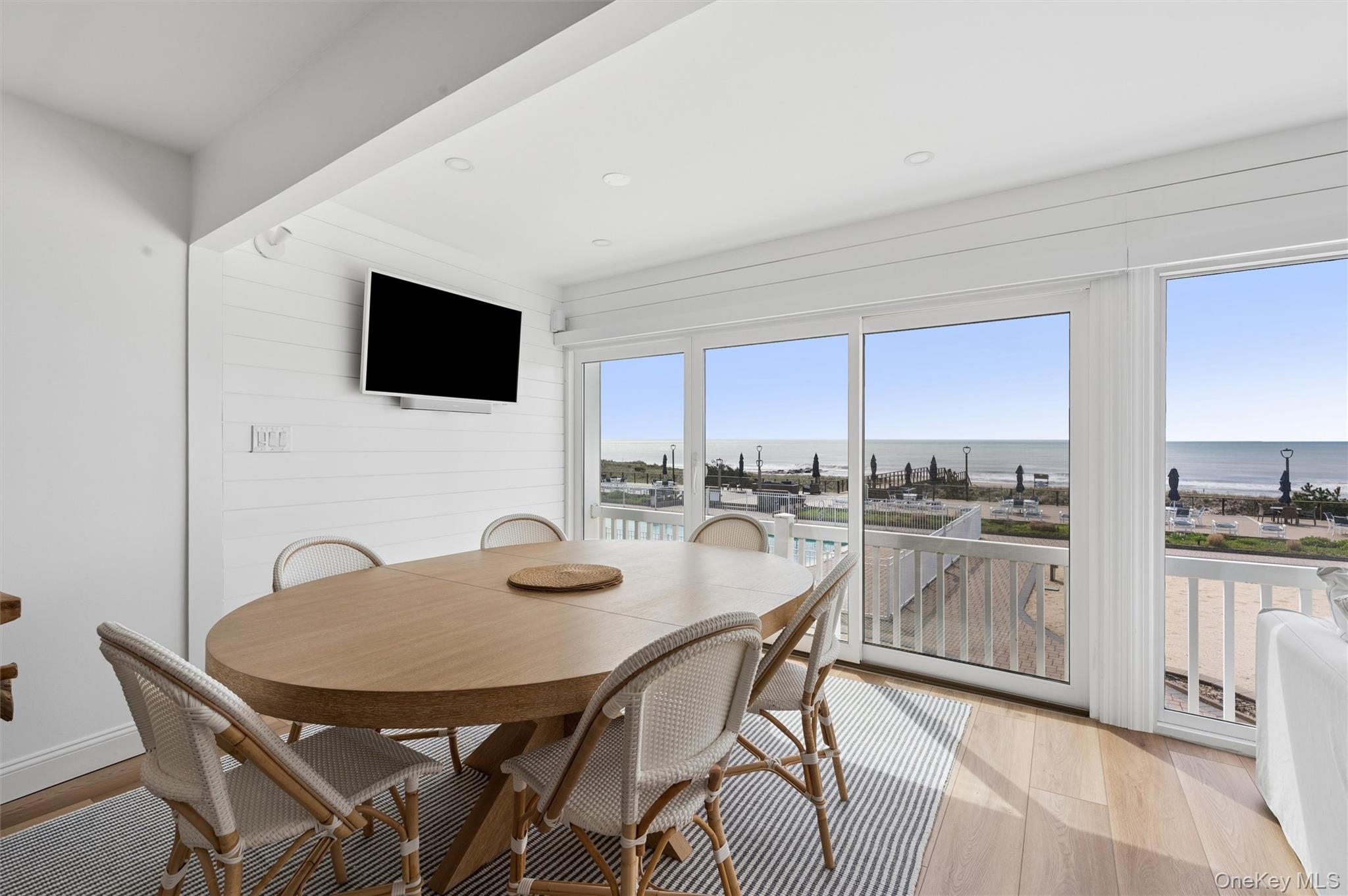 585 Dune Road B10-12