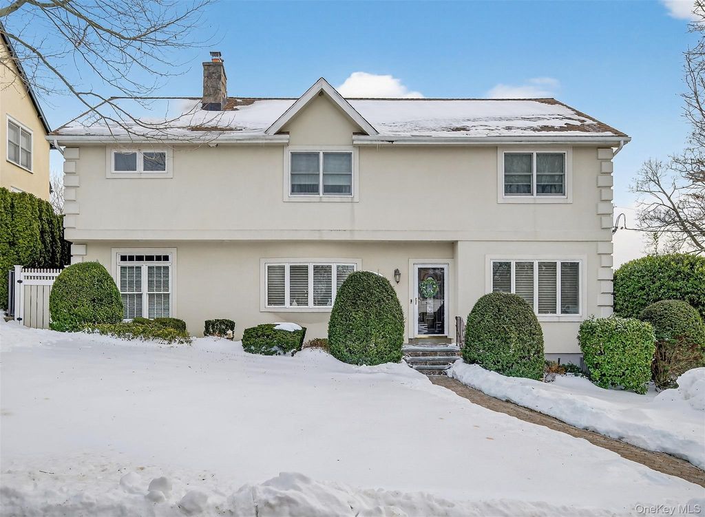 Photo of 1309 Shelbourne Avenue, Mamaroneck, NY 10543 (MLS # 955066)