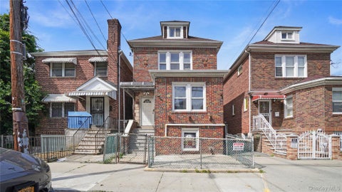 Multifamily For Sale - 937 E 225th Street<br/> Bronx, NY 10466