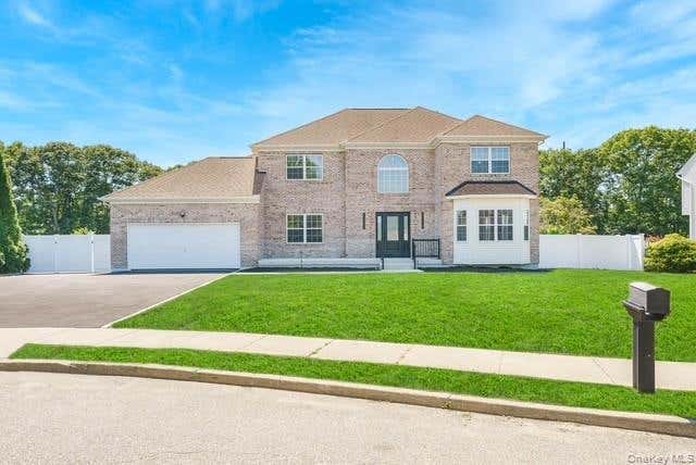 Photo of 14 Lindsey Place, Holbrook, NY 11741 (MLS # 1036231)