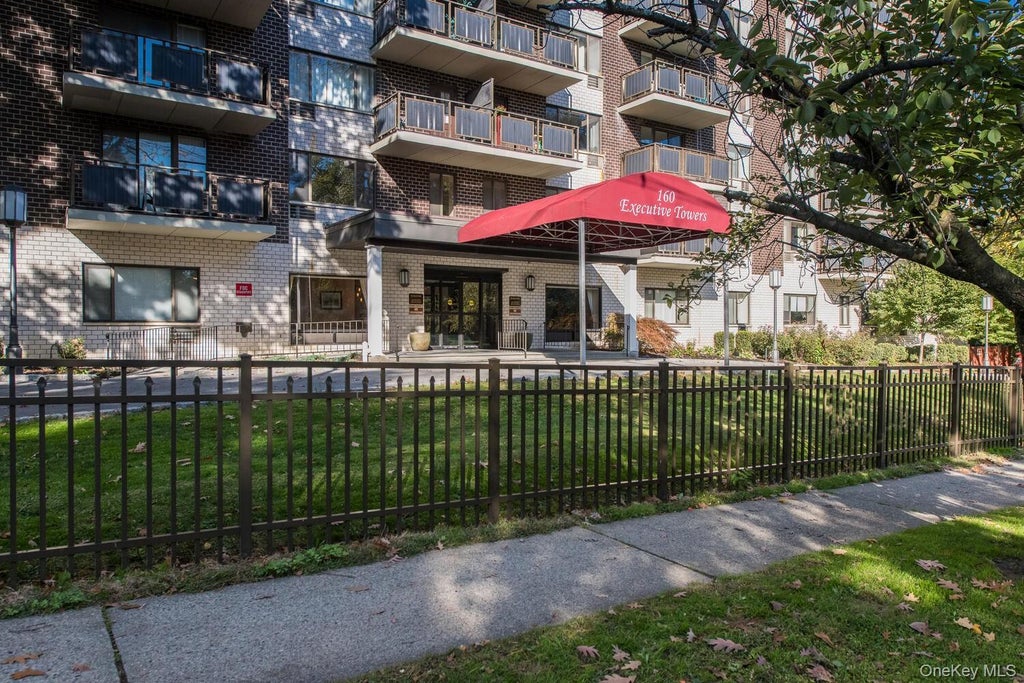 Photo of 160 Academy Street #10N, Poughkeepsie, NY 12601 (MLS # 1013042)