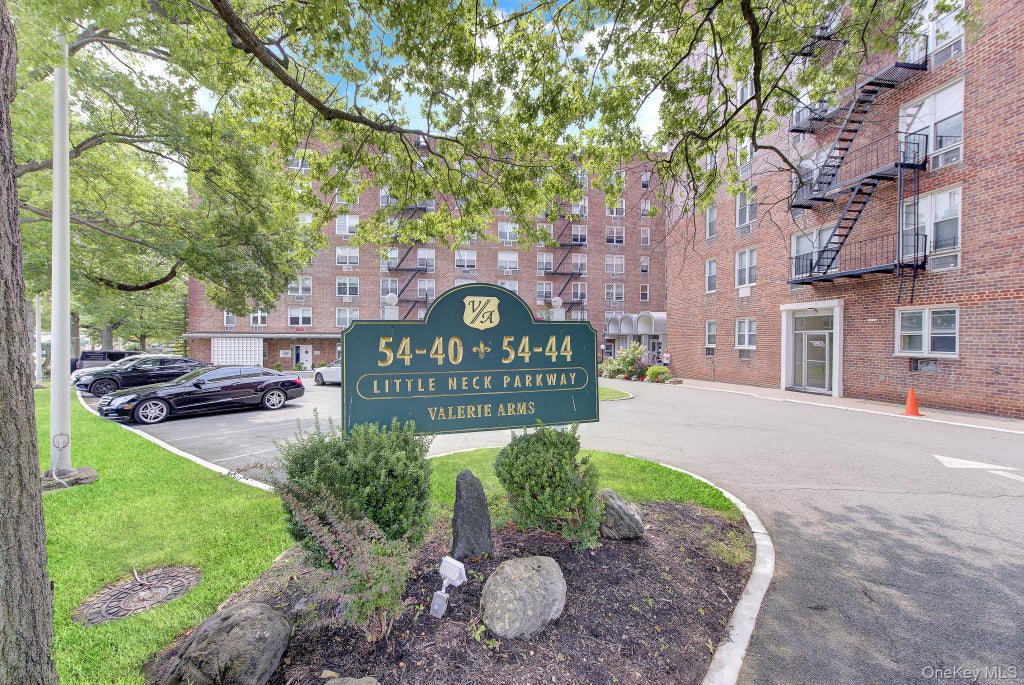 Photo of 54-40 Little Neck Parkway #6G, Little Neck, NY 11362 (MLS # 1039783)