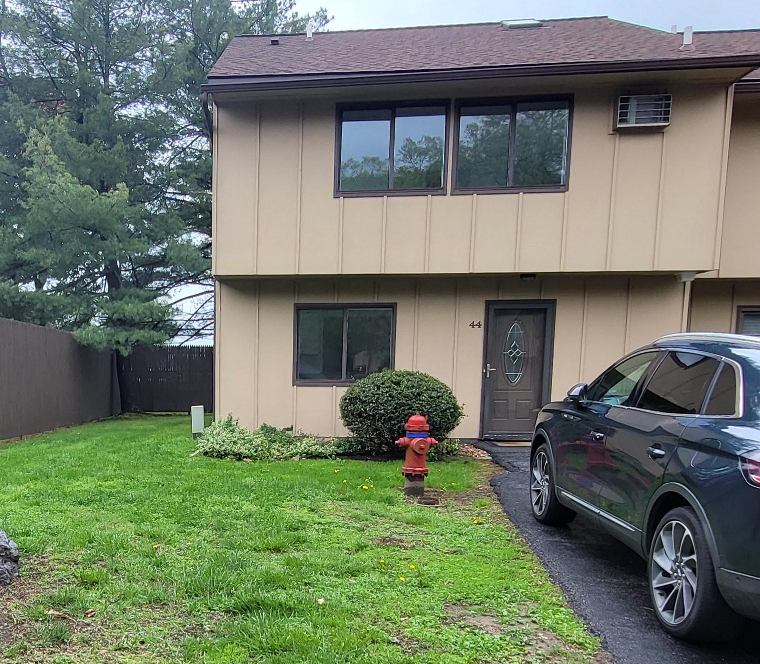 Rental Property at Hudson Heights Dr, Poughkeepsie, New York - Bedrooms: 3 
Bathrooms: 2 
Rooms: 5  - $2,400 MO.