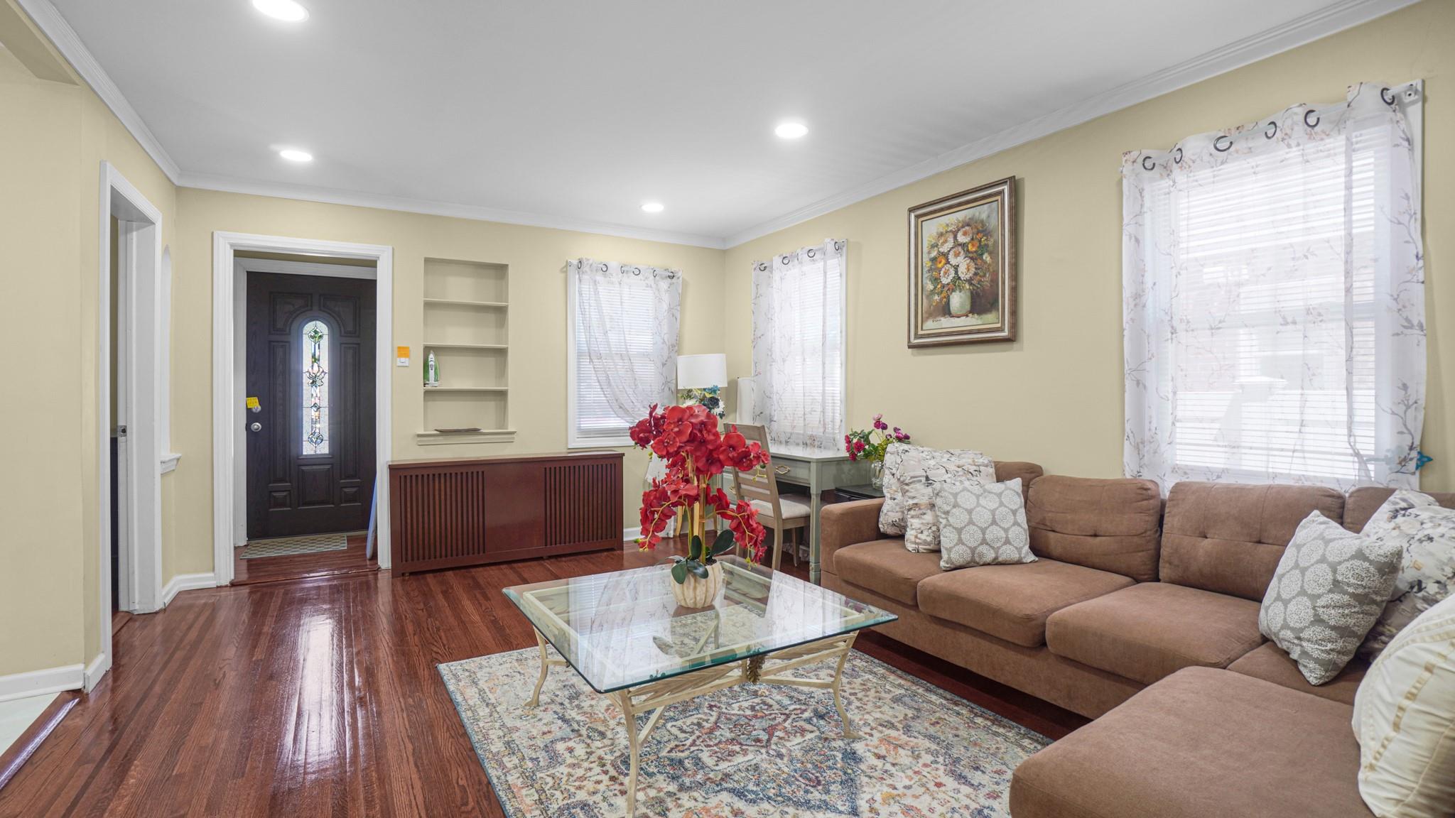74 Locustwood Boulevard, Elmont, New York image 4