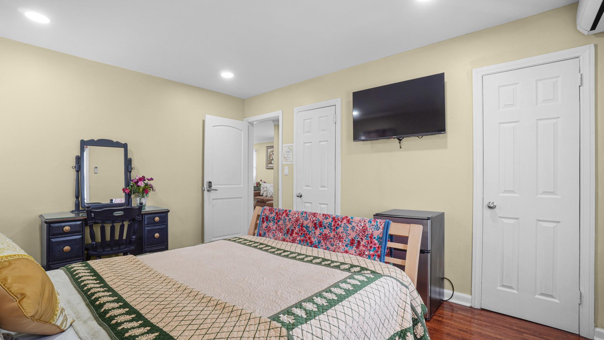 74 Locustwood Boulevard, Elmont, New York image 9